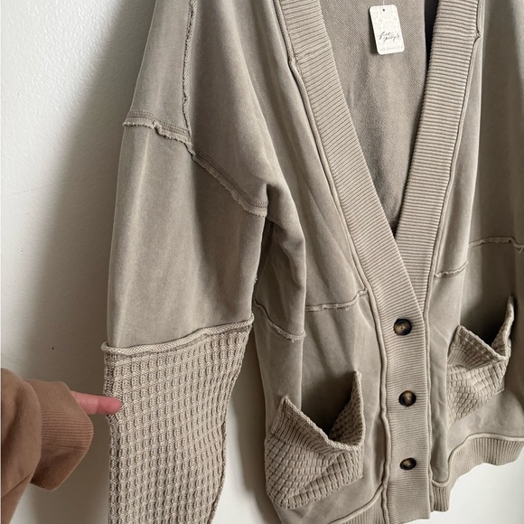 Free People We The Free Brooklyn Cardi Morning Oat Cardigan Women’s Medium NWT - Picture 2 of 7
